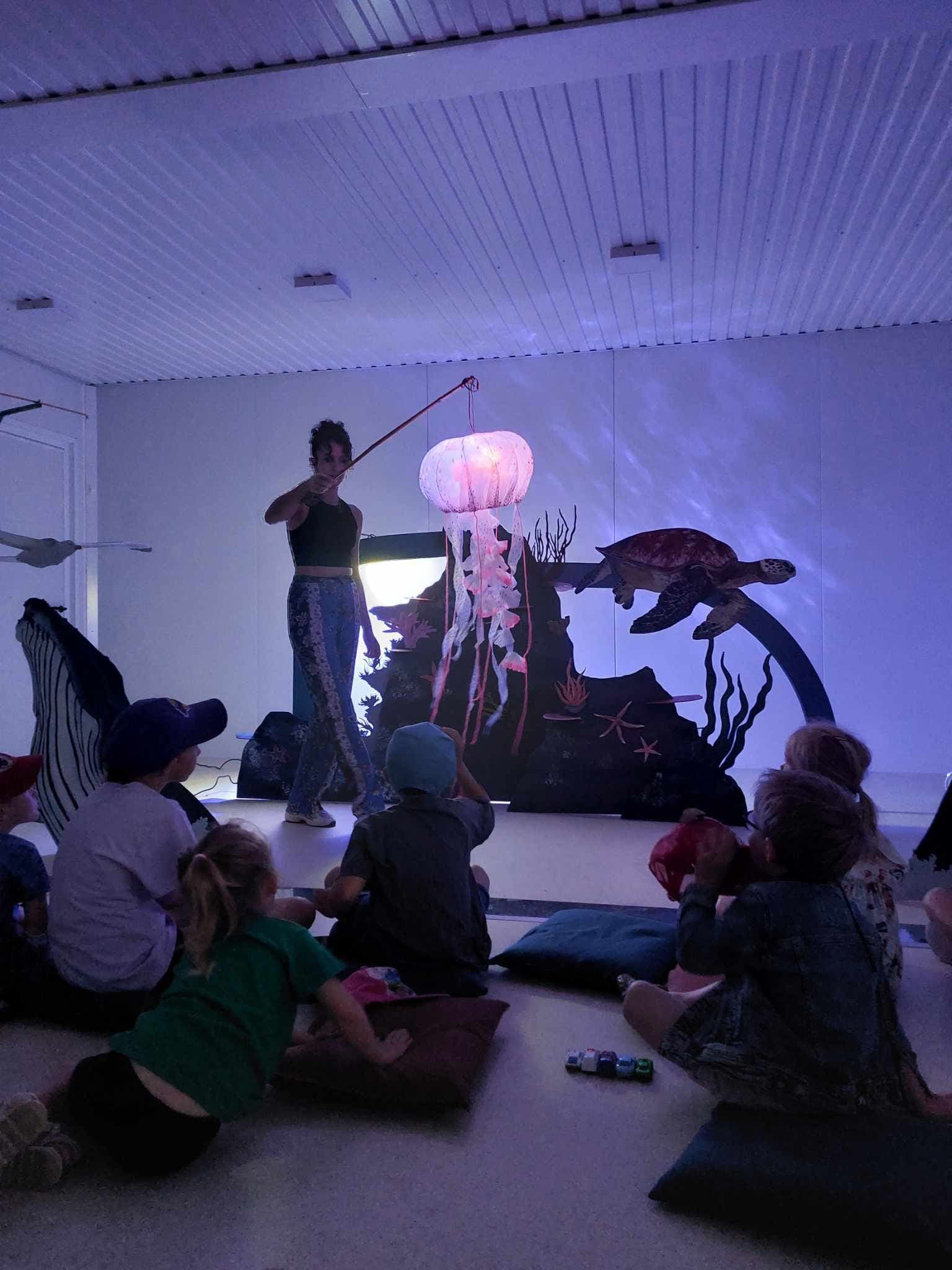 Spectacle devant des enfants