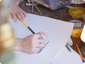Dessin à la main en cours de création